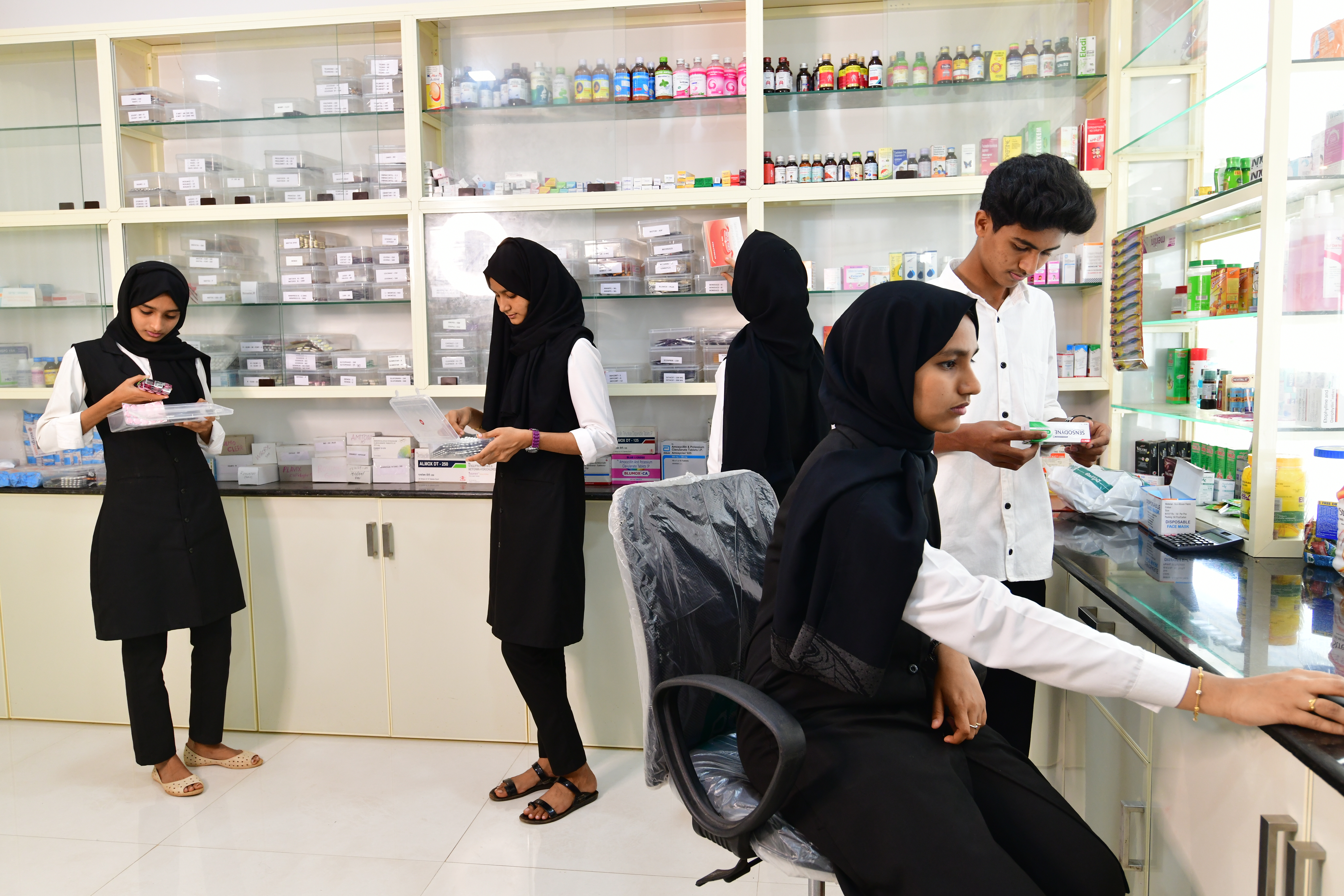 jilu medical institute pharmacy assistant course